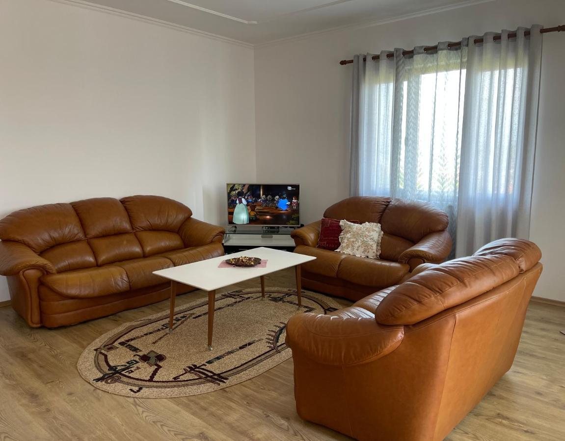 Casa de Férias Ajla's Vorë
