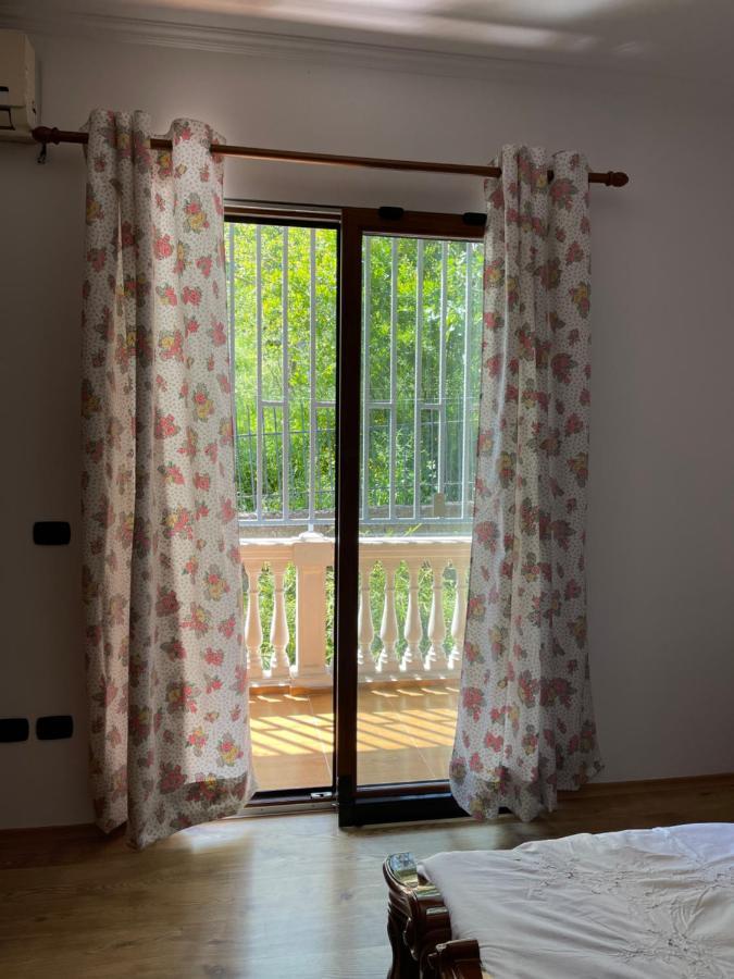 Ajla's Casa de Férias Vorë