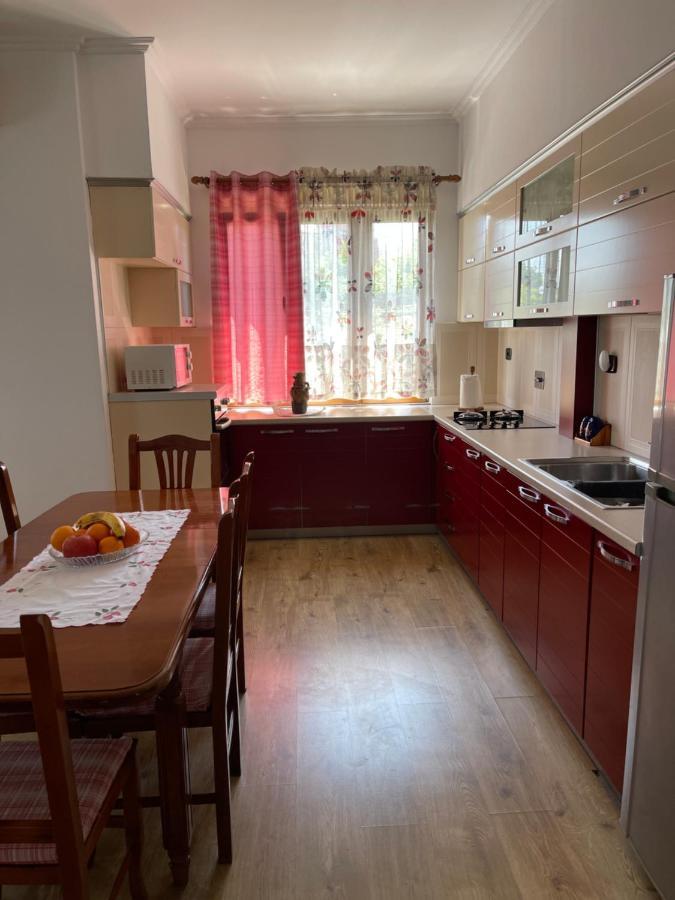 Ajla's Casa de Férias Vorë